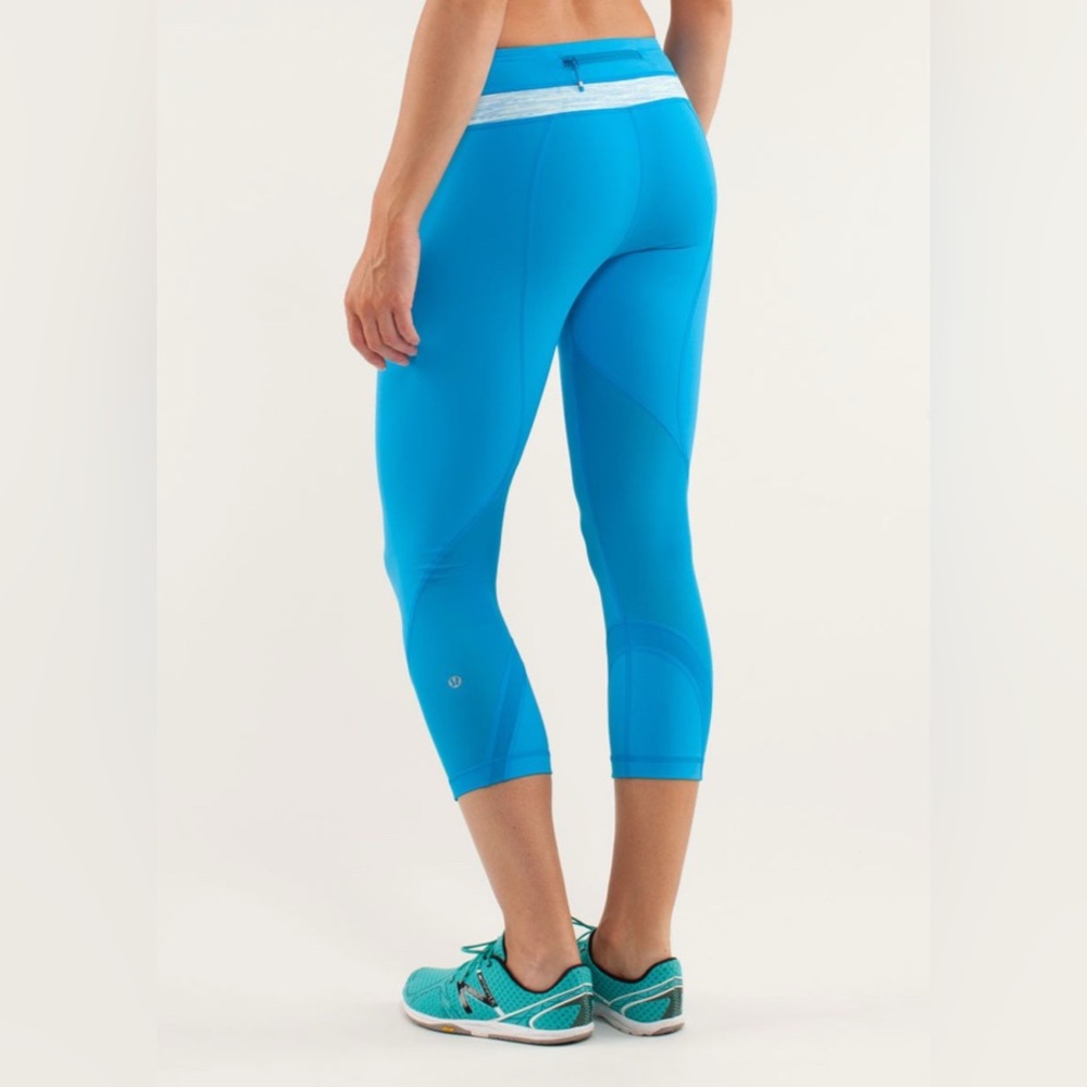 Lululemon Run: Inspire Crop II
Beach Blanket Blue. Size 10. Great condition!